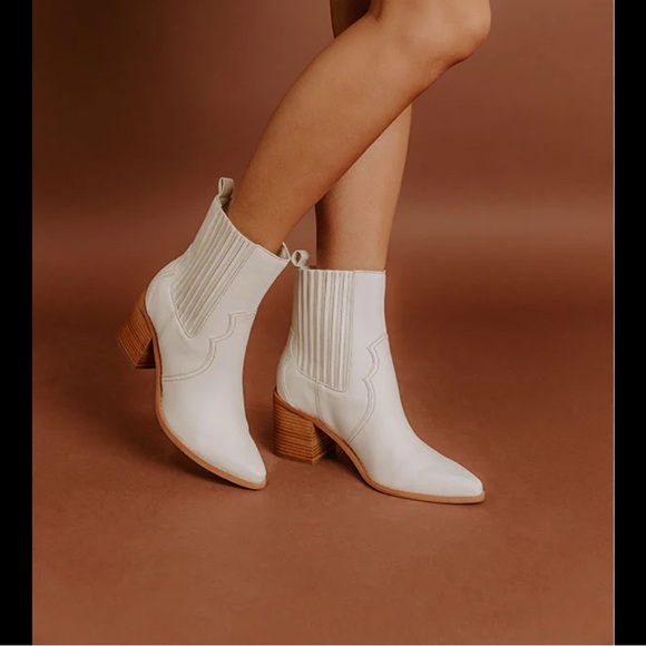 Matisse Freya Ankle Boots in Ivory Size 7.5 NIB - Picture 1 of 8